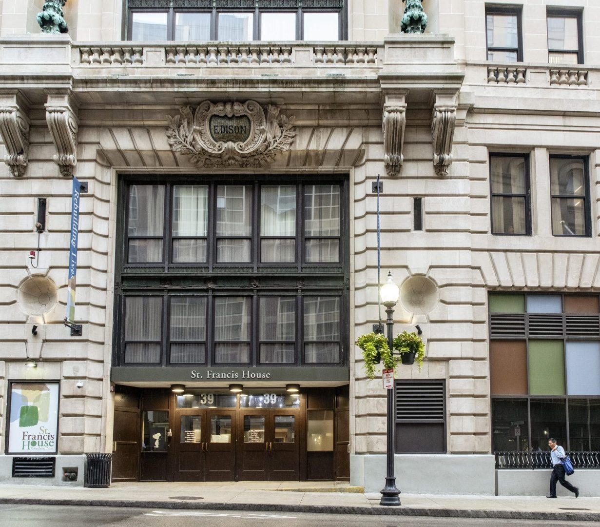 The front of the 39 Boylston shelter building.